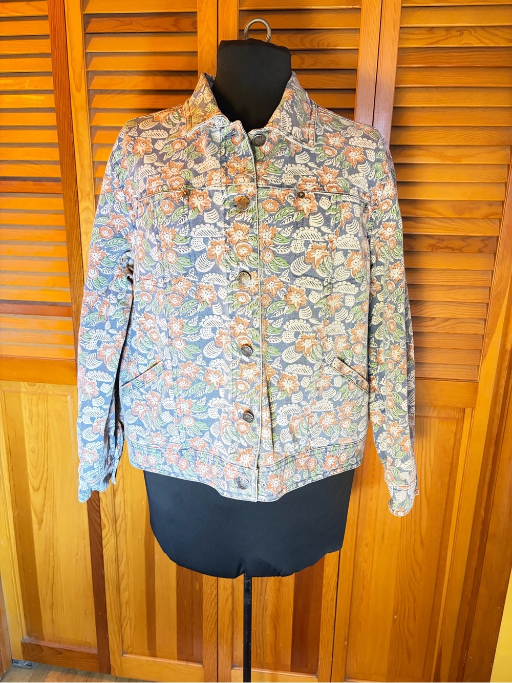 Orvis Womens M Floral Denim Jean Jacket Cotton Trucker Boho Cottagecore